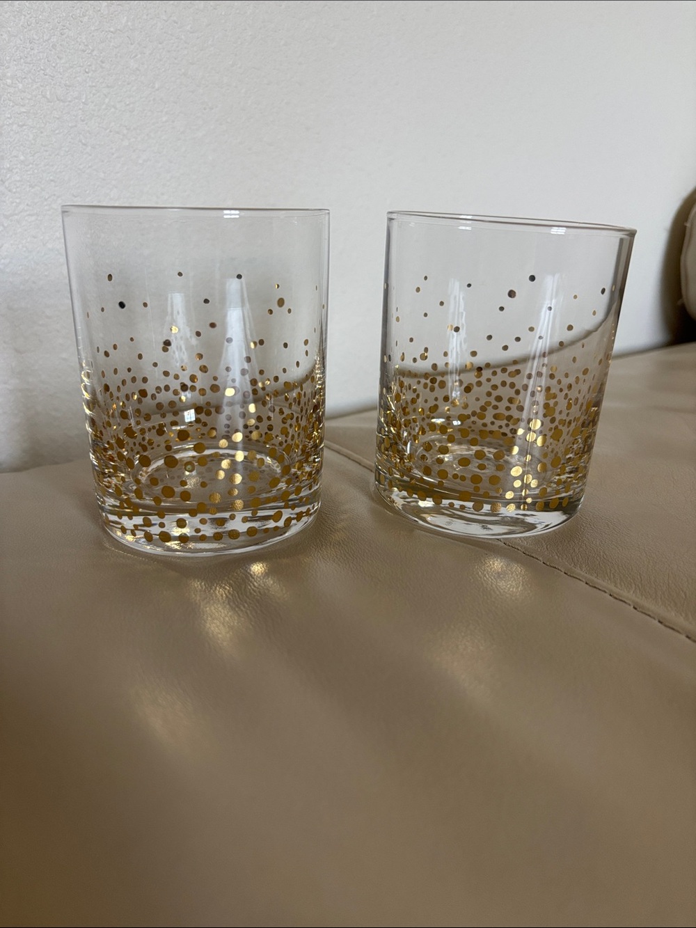 Set of 2 Gold Dot Glasses - Picture 3 of 3
